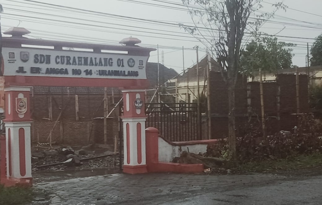 Aneh ,SDN Curah Malang 01 Dengan Murid 36 dan 6 Ruang Kelas,di Bangun Dua Ruang Kelas Baru Lagi, Untuk Apa?