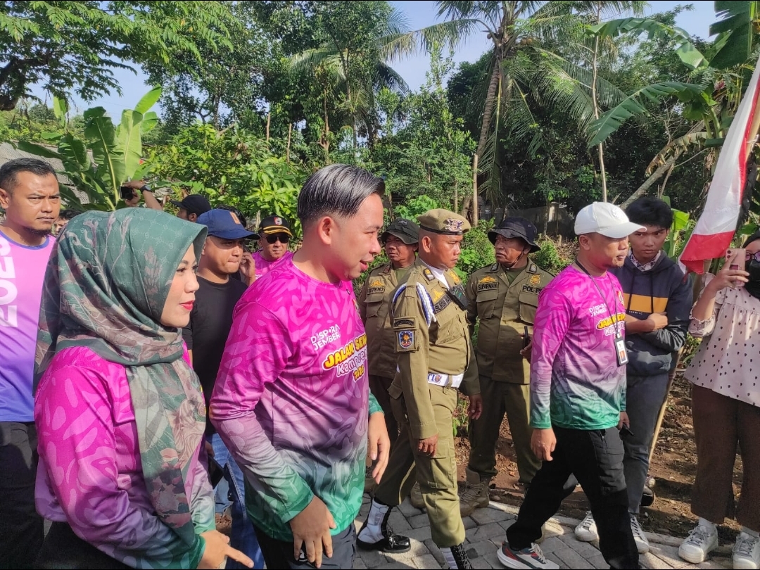 Bunga Desaku Kecamatan Panti , Bupati Fawait Minta Masyrakat Bantu Sosialisasikan Program Pemerintah Bunga Desaku Kecamatan Panti , Bupati Fawait Minta Masyrakat Bantu Sosialisasikan Program Pemerintah