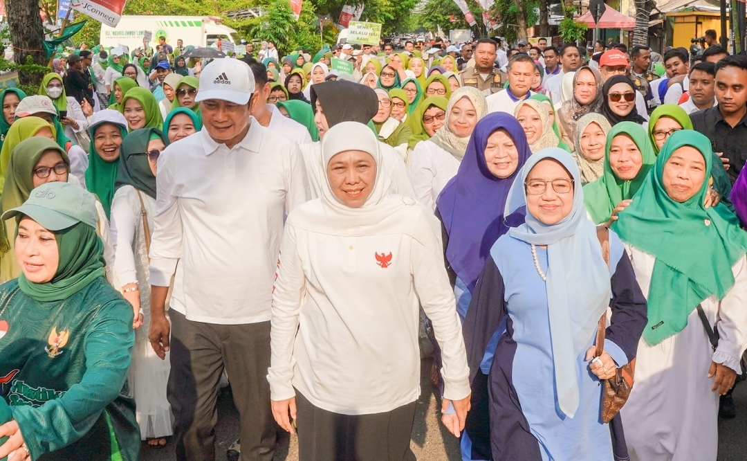 Jalan Sehat Hari Santri di Lamongan, Khofifah Pesankan Nilai Juang Santri bagi Pembangunan Bangsa Jalan Sehat Hari Santri di Lamongan, Khofifah Pesankan Nilai Juang Santri bagi Pembangunan Bangsa
