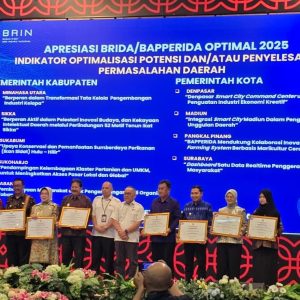 Surabaya Raih Penghargaan BRIN dalam Riset dan Inovasi Berbasis Data