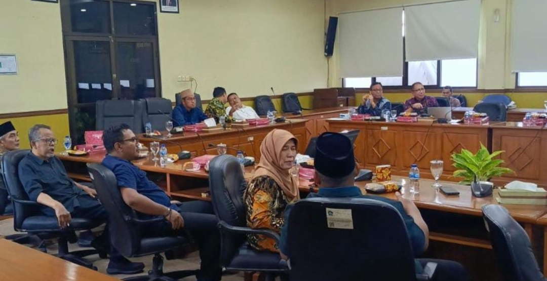 Pembongkaran Jalan Mutiara Regency, Komisi A dan C DPRD Sidoarjo Suarakan Kepentingan Publik Harus Diutamakan Pembongkaran Jalan Mutiara Regency, Komisi A dan C DPRD Sidoarjo Suarakan Kepentingan Publik Harus Diutamakan