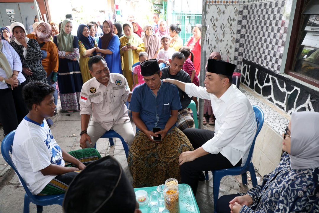 Wali Kota Eri Takziah ke Rumah Korban Reruntuhan Ponpes Al Khoziny