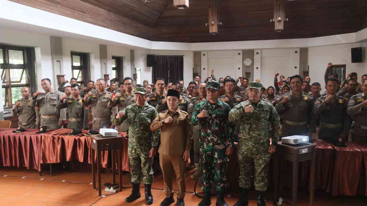 Bangun Budaya Integritas, Bupati Mojokerto  Berangkatkan Satpol PP Retreat di Trawas