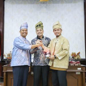 Surabaya dan Pekanbaru Bersepakat Kerja Sama Pembangunan Daerah Surabaya dan Pekanbaru Bersepakat Kerja Sama Pembangunan Daerah