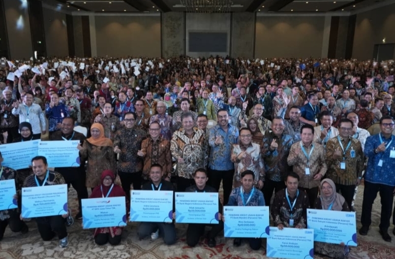 Akad Massal KUR Terbesar dalam Sejarah, Menko Airlangga: UMKM adalah Pahlawan Ekonomi Indonesia
