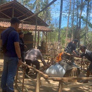 Polsek Kalipuro Gerak Cepat Gerebek Judi Sabung Ayam di Secang