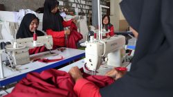 Pemkot Surabaya Bersama Koperasi SMB Angkat Derajat Ratusan Penjahit Pemkot Surabaya Bersama Koperasi SMB Angkat Derajat Ratusan Penjahit