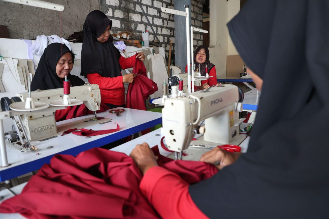 Pemkot Surabaya Bersama Koperasi SMB Angkat Derajat Ratusan Penjahit Pemkot Surabaya Bersama Koperasi SMB Angkat Derajat Ratusan Penjahit
