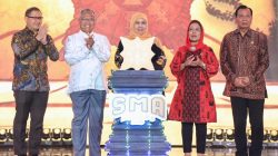 Raih Dua Rekor MURI Pendidikan, Khofifah : Komitmen Siapkan Generasi Indonesia Emas 2045 Raih Dua Rekor MURI Pendidikan, Khofifah : Komitmen Siapkan Generasi Indonesia Emas 2045
