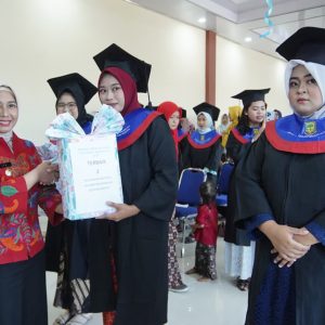 Ning Ita Dorong Eliminasi Stunting dan Wasting Dengan Penguatan Program DASHAT Ning Ita Dorong Eliminasi Stunting dan Wasting Dengan Penguatan Program DASHAT