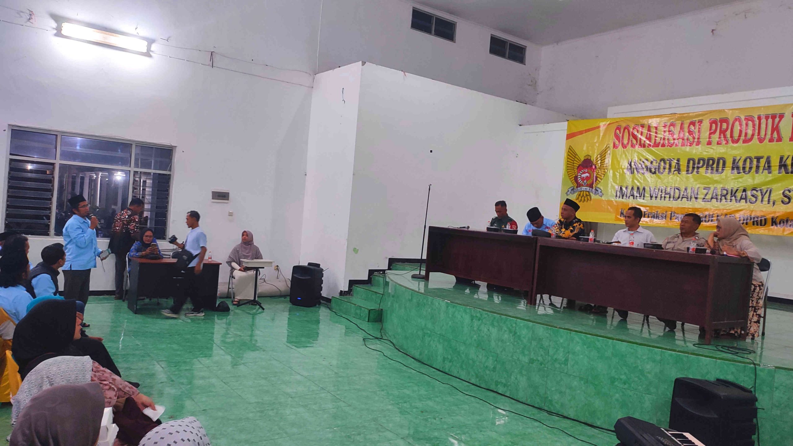 Imam Wihdan Zarkasyi Serap Aspirasi Warga Lirboyo, Dorong Pemerintah Perkuat Layanan Kesehatan Imam Wihdan Zarkasyi Serap Aspirasi Warga Lirboyo, Dorong Pemerintah Perkuat Layanan Kesehatan