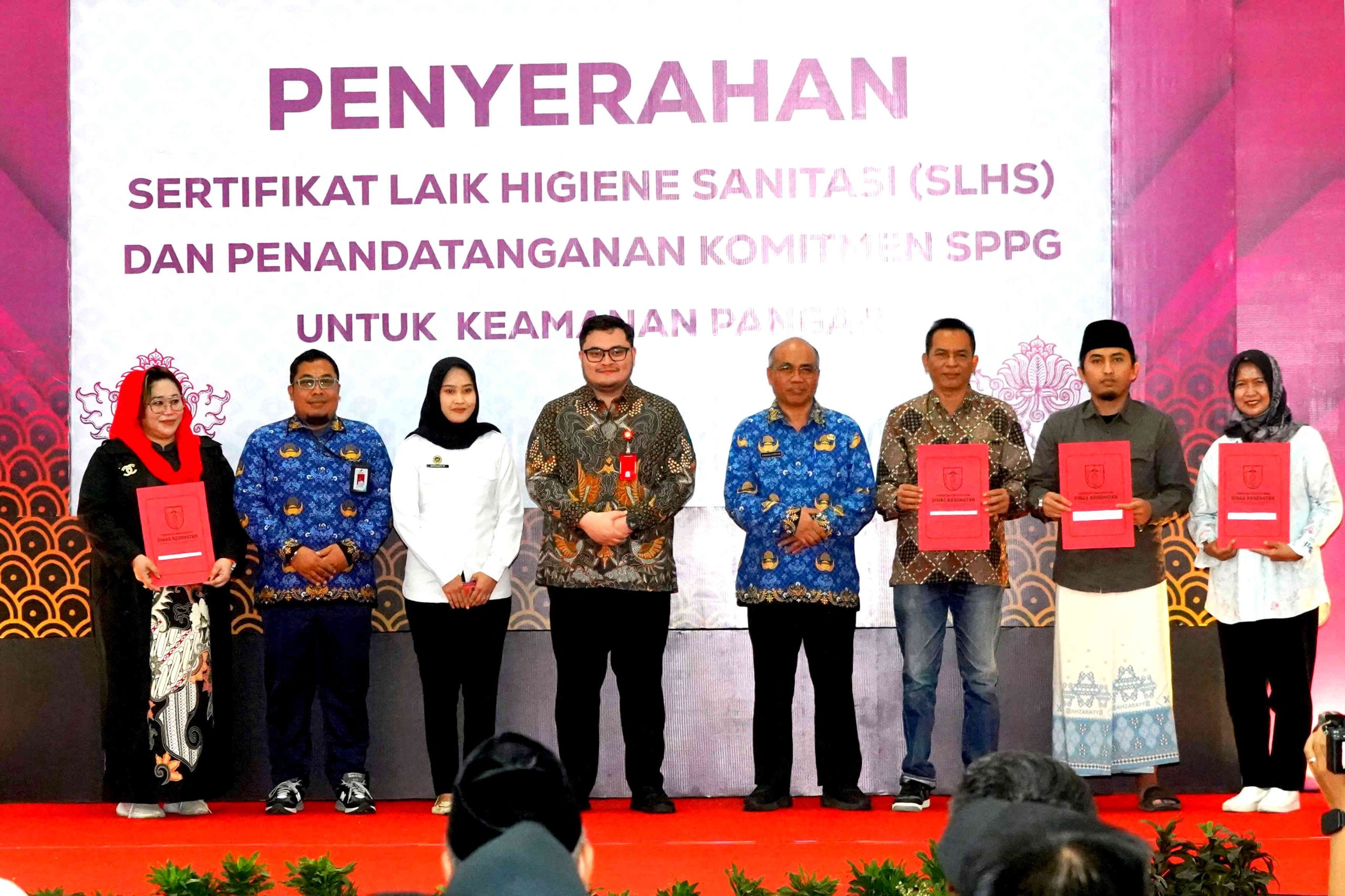 Mas Dhito Minta Tiap SPPG di Kabupaten Kediri Komitmen Jaga Keamanan Pangan MBG Mas Dhito Minta Tiap SPPG di Kabupaten Kediri Komitmen Jaga Keamanan Pangan MBG