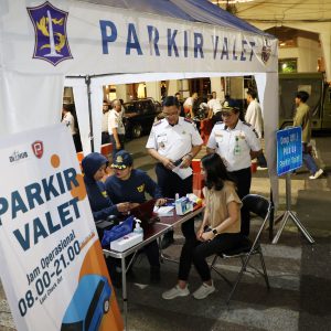 Dishub Surabaya Mulai Terapkan Parkir Valet di Kawasan Jalan Tunjungan Dishub Surabaya Mulai Terapkan Parkir Valet di Kawasan Jalan Tunjungan