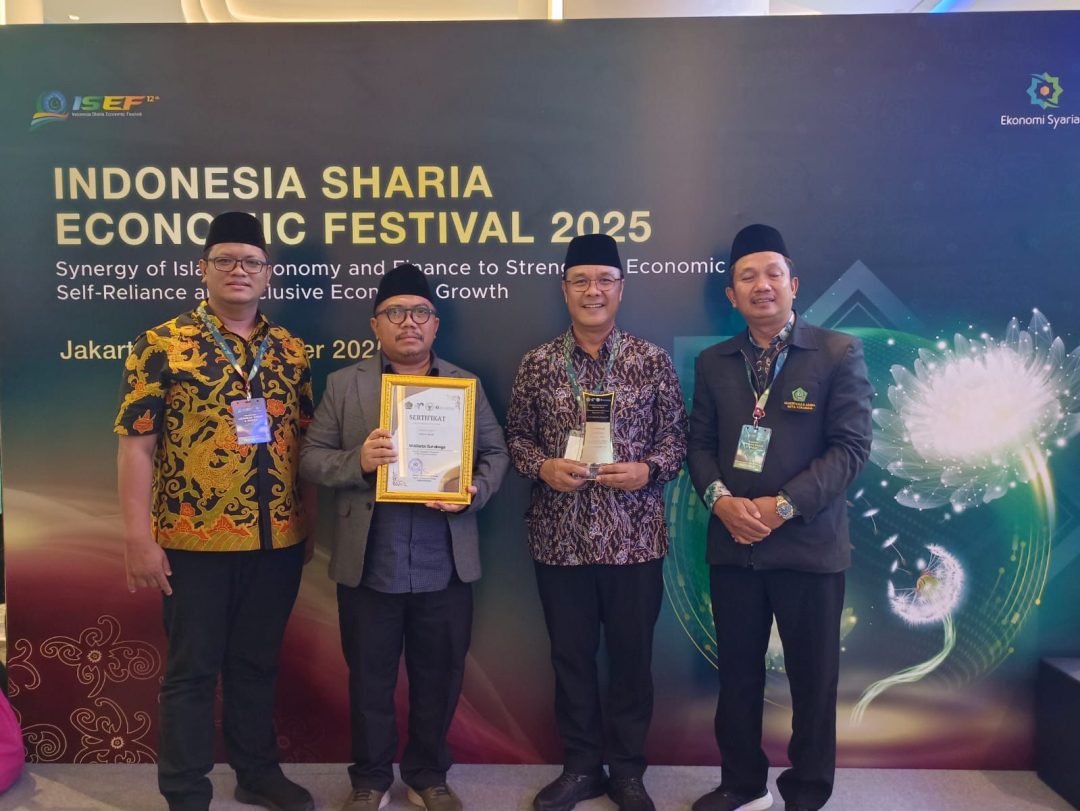 Wali Kota Eri Terima Penghargaan Agregator Wakaf