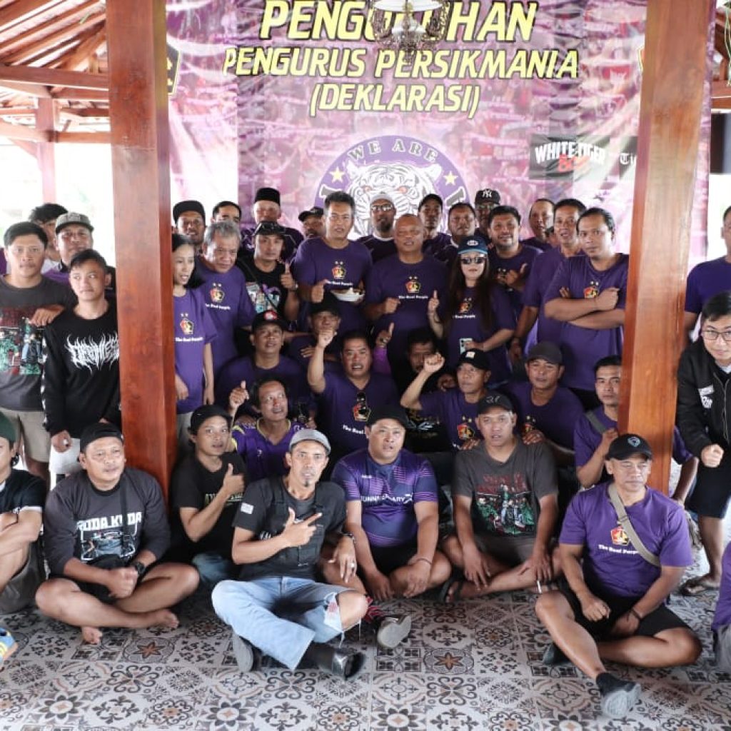 Dukung Persik Kediri, We Are Persikmania The Real Purple Resmi Dikukuhkan