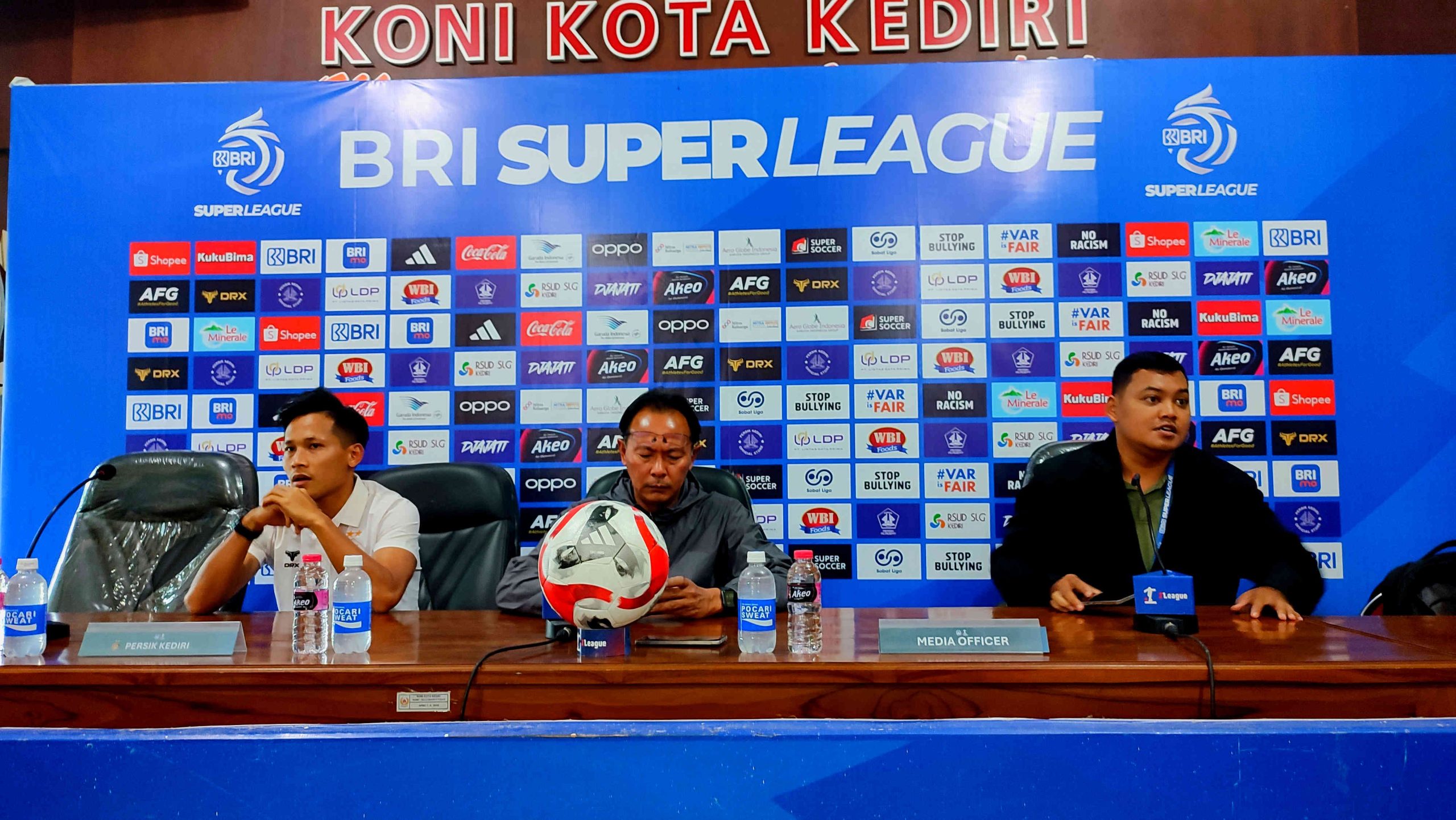 Cuaca Hujan Menjadi Tantangan, Persik Kediri Siap Bangkit Lawan PSM Makassar di Stadion Brawijaya