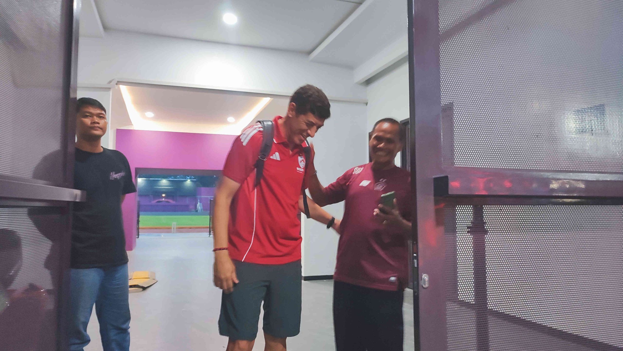 Ronald Fagundez Pulang ke Kediri, Dari Nostalgia ke Profesionalisme
