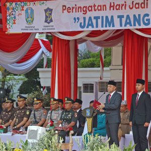 HUT ke-80 Provinsi Jatim, Eri Harapkan Adanya Sinergi Kuat Tuntaskan Kemiskinan Ekstrem HUT ke-80 Provinsi Jatim, Eri Harapkan Adanya Sinergi Kuat Tuntaskan Kemiskinan Ekstrem