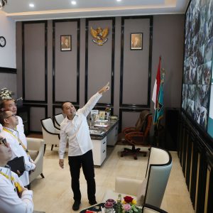 Terima Kunjungan VKN, Wali Kota Eri Paparkan Praktik Penindakan Pungli