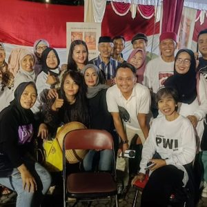 Tim Line Dance PWI dan PARFI Jatim Meriahkan Parade Surabaya Juang Surabaya Epic 2025