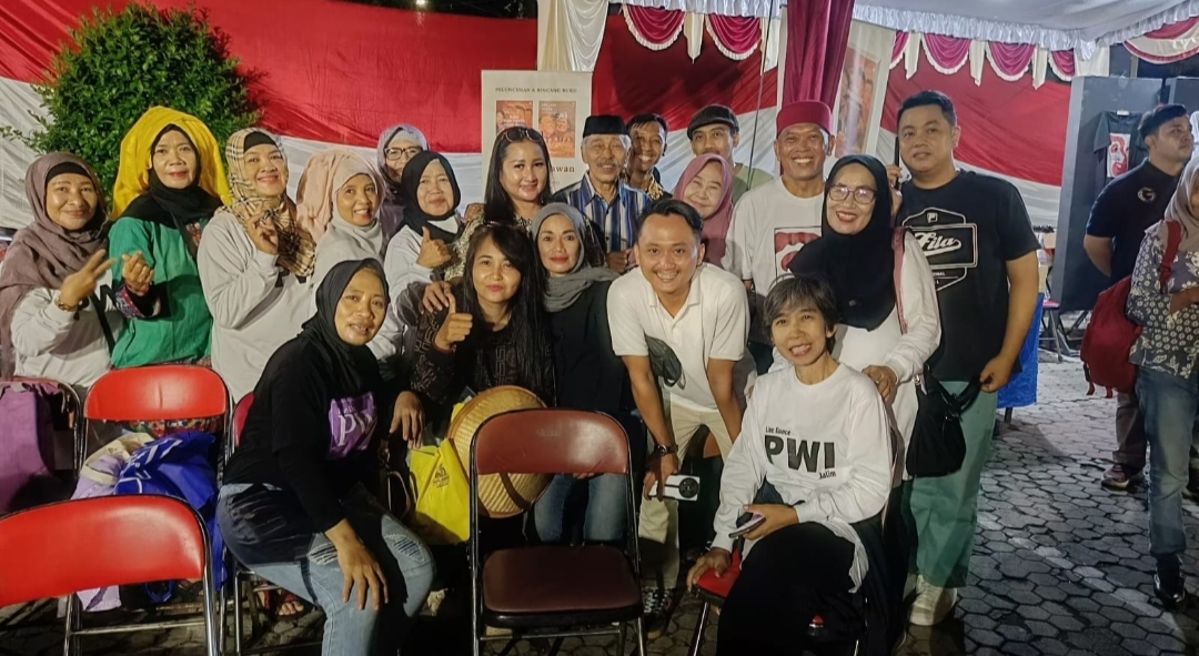 Tim Line Dance PWI dan PARFI Jatim Meriahkan Parade Surabaya Juang Surabaya Epic 2025 Tim Line Dance PWI dan PARFI Jatim Meriahkan Parade Surabaya Juang Surabaya Epic 2025