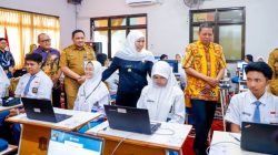 Hadapi Tes Kompetensi Akademik, Gubernur Jatim Minta Kestabilan Jaringan Listrik dan Internet
