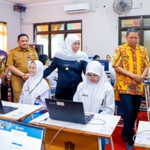 Hadapi Tes Kompetensi Akademik, Gubernur Jatim Minta Kestabilan Jaringan Listrik dan Internet