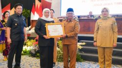 Rakor Forkopimda SE Jatim Gubernur Lhofifah Gaungkan Semangat Jaga Stabilitas Jawa Timur Rakor Forkopimda SE Jatim Gubernur Lhofifah Gaungkan Semangat Jaga Stabilitas Jawa Timur