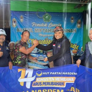 HUT Ke-14, DPD NasDem Blitar Baksos di Ponpes Lansia bersama Nurhadi