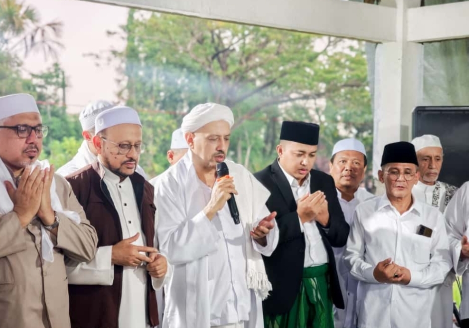 Hadiri Ziarah Qubro Dihari Pahlawan, Bupati Mas Rusdi Ajak Masyarakat Jaga Persatuan dan Kesatuan