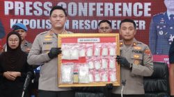 Polres Jember Bongkar Jaringan Narkotika Antar Pulau, 885 Gram Sabu dan 300 Butir Ekstasi Disita Polres Jember Bongkar Jaringan Narkotika Antar Pulau, 885 Gram Sabu dan 300 Butir Ekstasi Disita