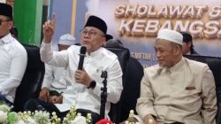 Mentri Koordinator Pangan Zulkifli Hasan Memotivasi Santri Al Khoziny Untuk Semangat Belajar