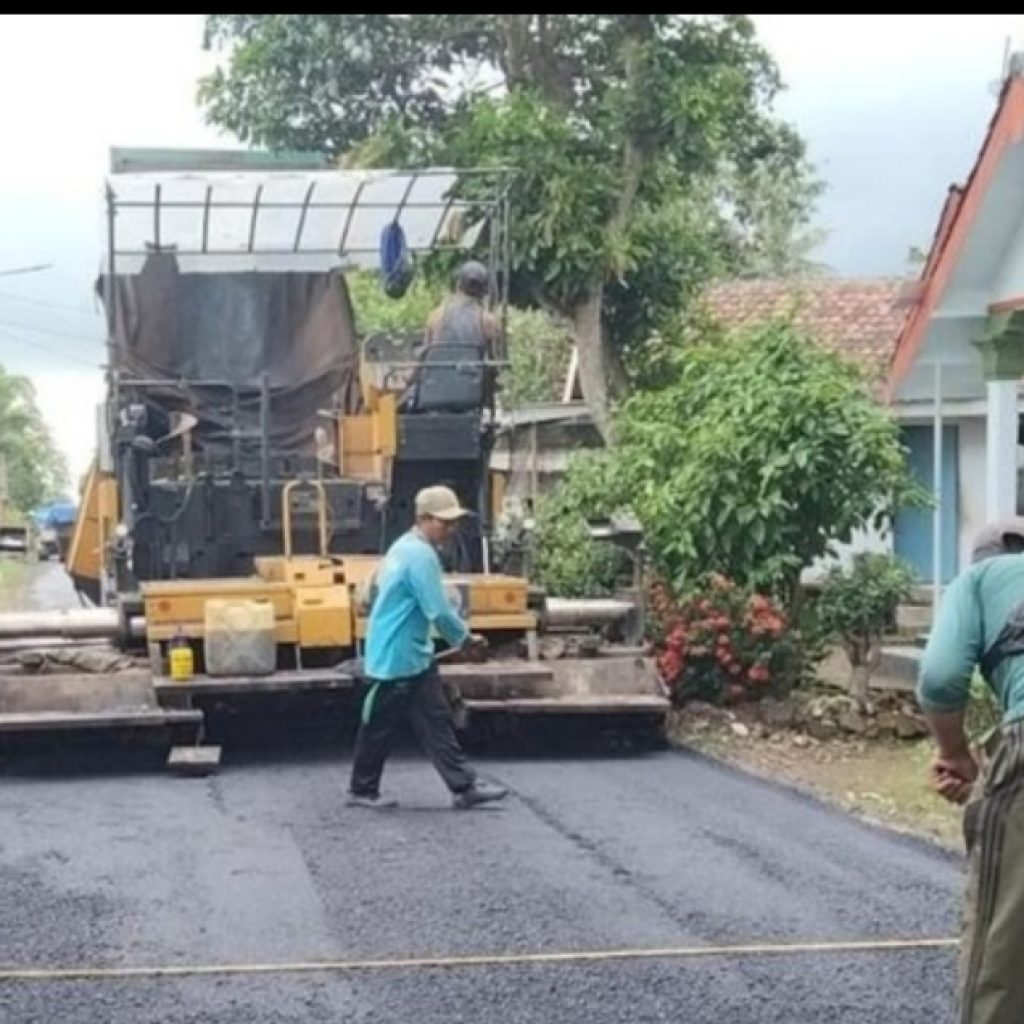 Perkuat Infrastruktur, Pemkab Jember Mulai Tingkatan Jalan Wuluhan dan Penambalan di Arjasa