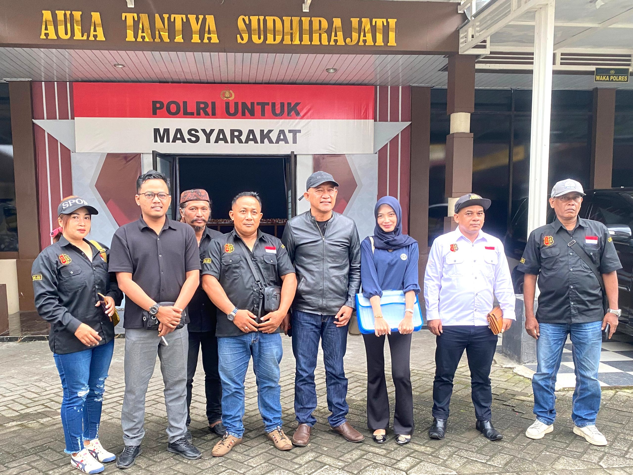 Bongkar Dugaan Mafia Tanah Perkebunan, Revolutionary Law Firm Dampingi LPK-RI Lapor ke Polres Blitar