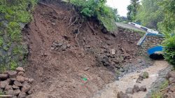 Intensitas Hujan Tinggi Talud Penyangga Jalan Di Sungai Nitikan Ambrol