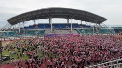 Bersama Ribuan Masyarakat dan ASN ,Bupati Fawaid Gelorakan Kebersamaan Promosikan Jember