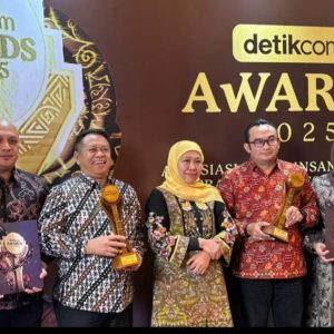 Khofifah Borong Dua Penghargaan Nasional, Jatim Makin Kokoh sebagai Motor Ekonomi Indonesia