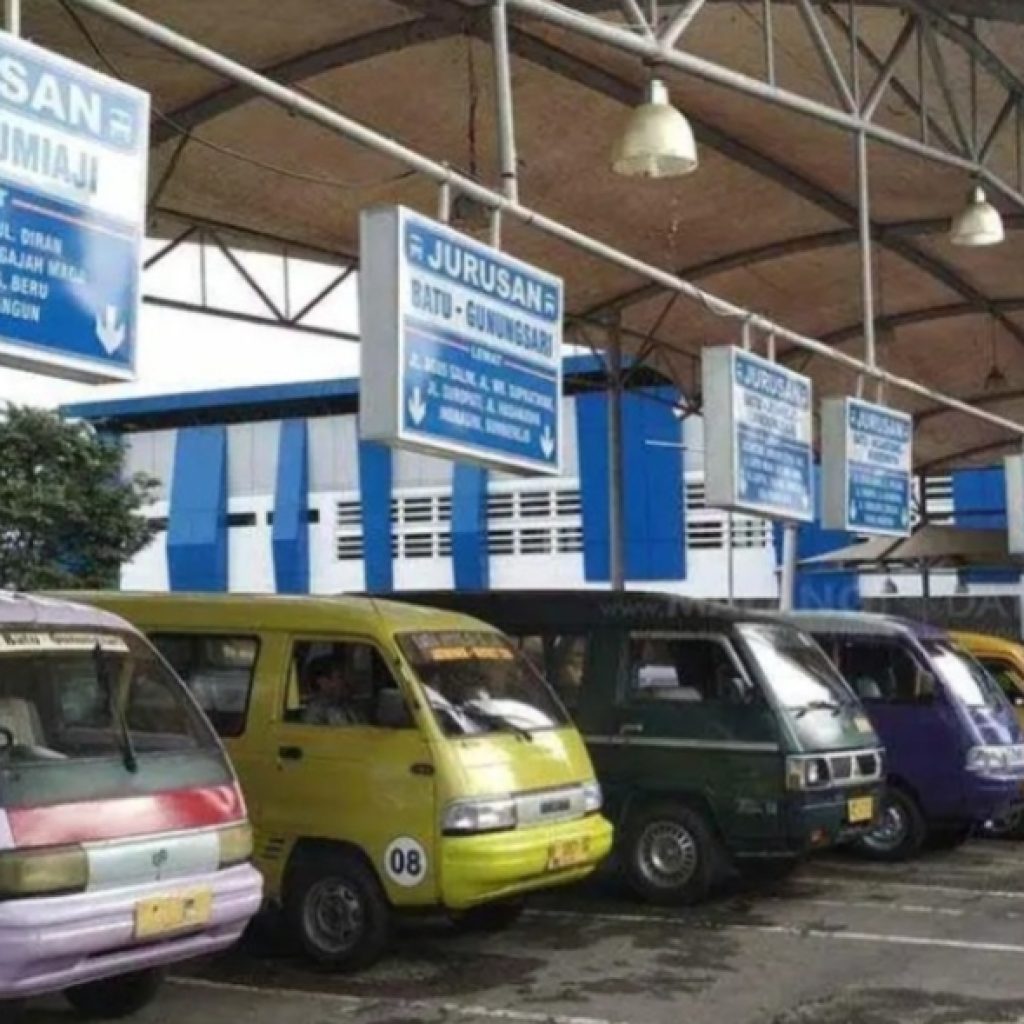 Trans Jatim Bikin Terminal Kota Batu Makin Riuh, Sopir Angkot Kebanjiran Penumpang