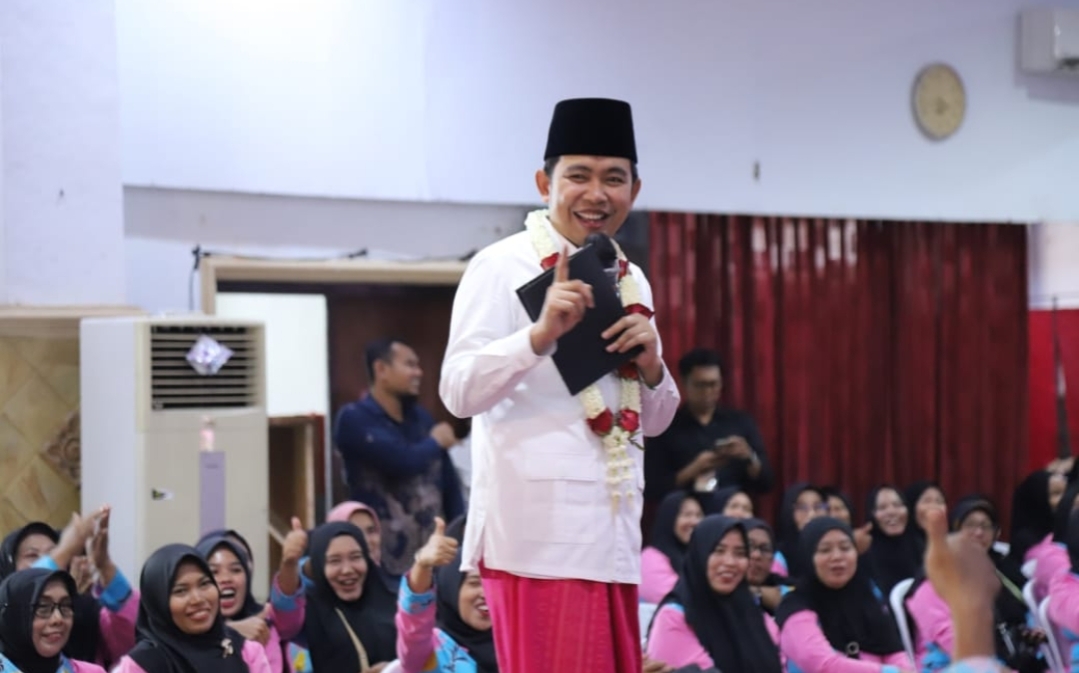 Bupati Jember Terima STBM Award Pratama Terbaik 1