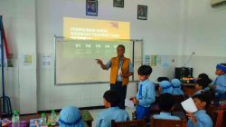 Imam Wihdan Zarkasyi Jadi Guru Sehari di SDIT Rachmad, Ajak Siswa Belajar Sains Lewat Pesawat Kertas