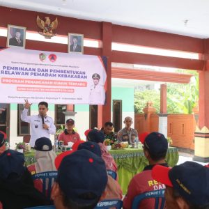 Cegah Kebakaran Padat Pemukiman , Gus Barra  Bina Relawan Warga dan Bantu Sarana Damkar 