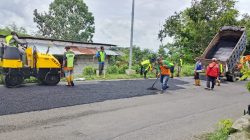 Target Akhir Desember Selesai, Dinas PUPR  Kab. Mojokerto Kebud Perbaikan Jalan 