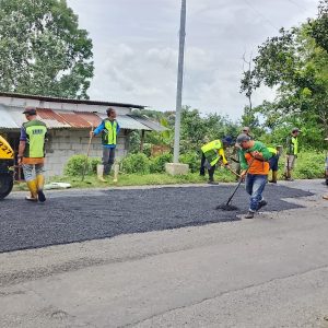 Target Akhir Desember Selesai, Dinas PUPR  Kab. Mojokerto Kebud Perbaikan Jalan 