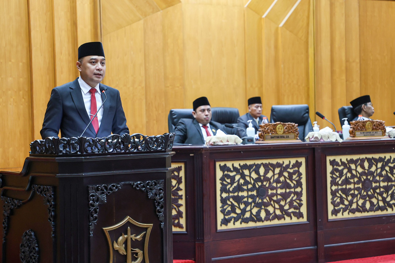 Pemkot dan DPRD Surabaya Sepakati APBD 2026 Senilai Rp12,7 Triliun di Hari Pahlawan