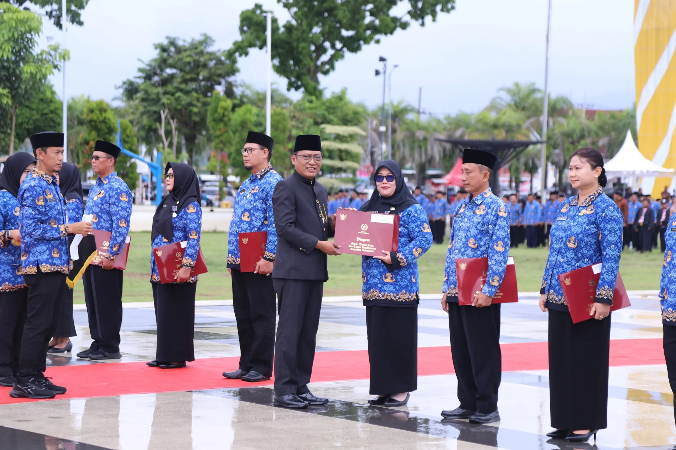 Peringatan Hari Guru Nasional dan HUT Korpri ke -54, Kokohkan Semangat Pengabdian