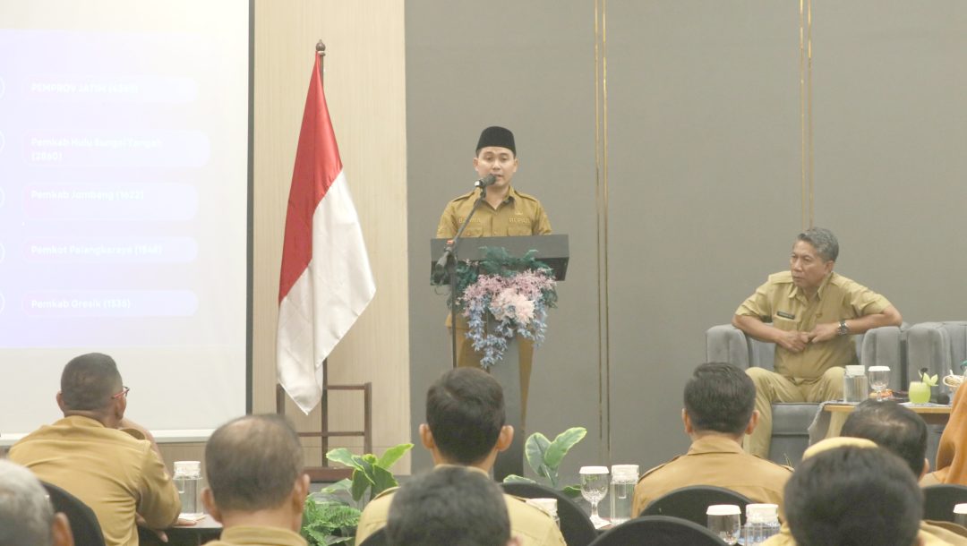 Pastikan Respons Cepat Data Aduan Bupati Gus Barra  Evaluasi  Aplikasi  Damarmojo 2025