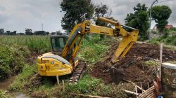 DPUPR Kota Kediri Normalisasi Sungai Ngampel untuk Percepat Aliran Air dan Cegah Banjir DPUPR Kota Kediri Normalisasi Sungai Ngampel untuk Percepat Aliran Air dan Cegah Banjir