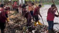 Awas! Buang Sampah di Sungai Surabaya Bisa Dibui