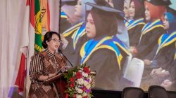 Wisuda Stikes Pamenang, Mbak Cicha Dorong Lulusan Tingkatkan Derajat Kesehatan Masyarakat