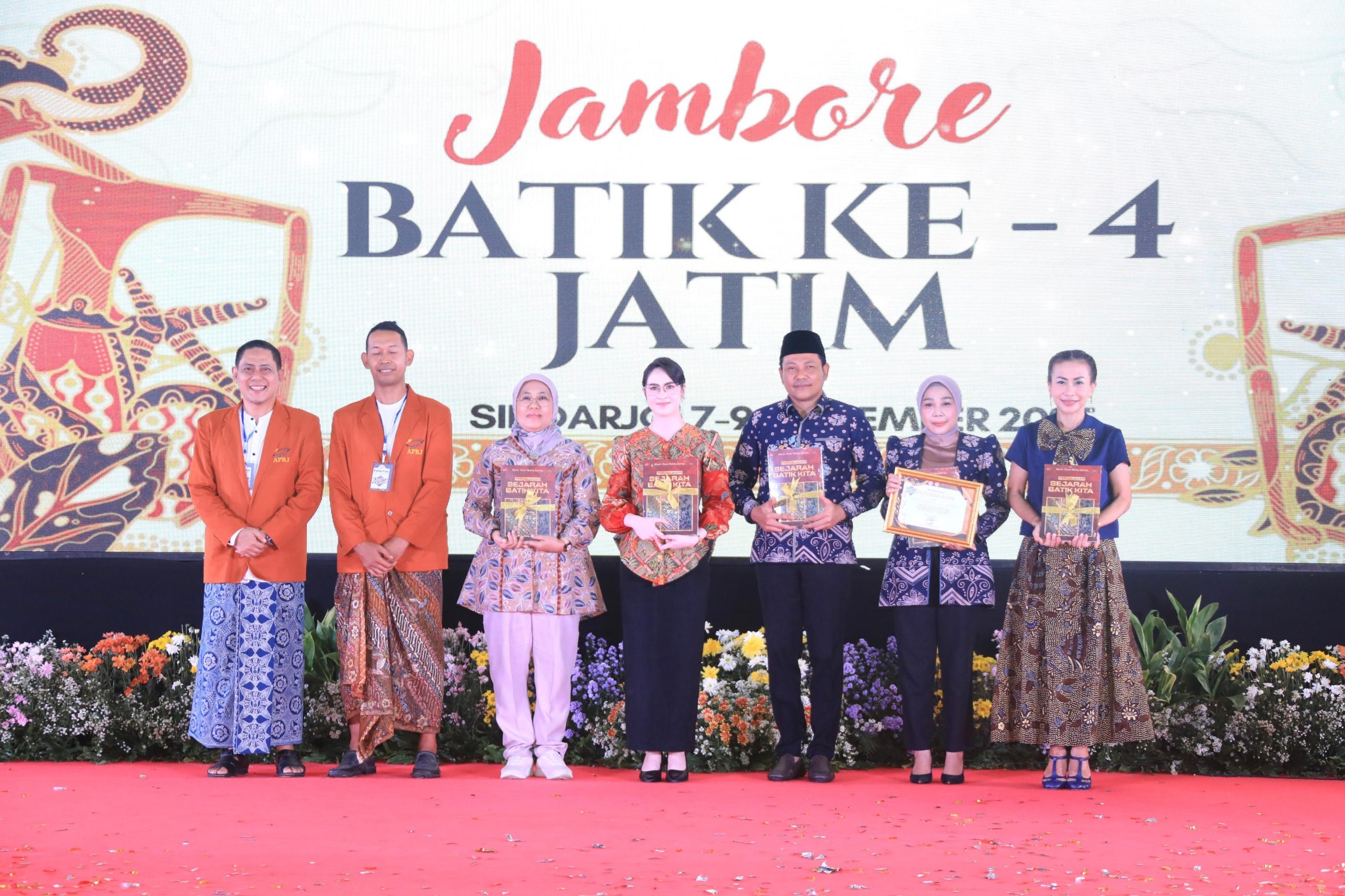 Arumi Bachsim, Batik Jatim Punya Filosofi dan Dimensi Budaya